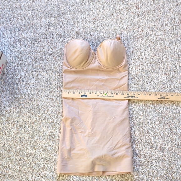 Naomi & Nicole® Shapewear, Shaping Convertible Strapless Bra Slip, nude. Size 36 - Picture 10 of 11